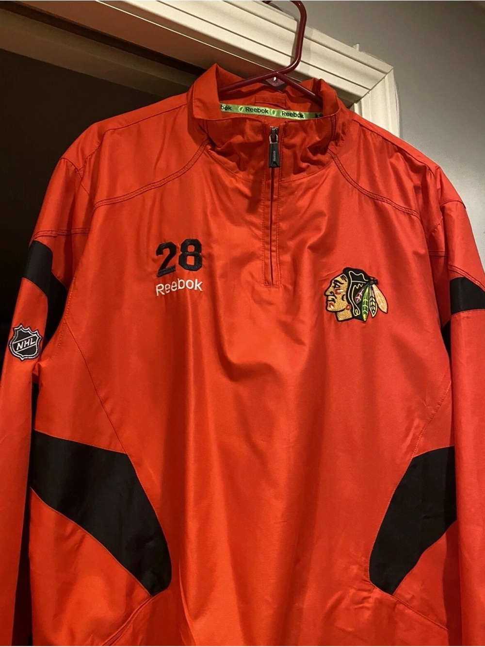 chicago blackhawks jacket windbreaker Reebok Size large New without tags